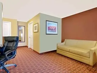 Days Hotel 2*